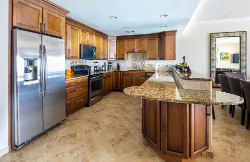 Seven Mile Beach Apartment | South Bay Beach Club #20 - 4 Bedroom 4 Bathroom Unit