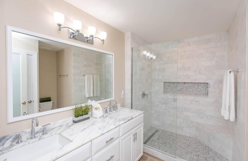Seven Mile Beach Condo | South Bay Beach Club - Three Bedroom Beachfront Condos