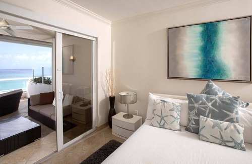 Seven Mile Beach Condo | South Bay Beach Club - Three Bedroom Beachfront Condos