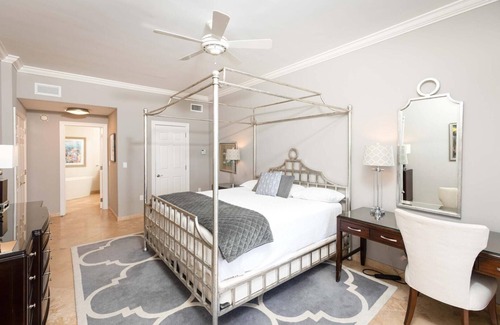 Seven Mile Beach Condo | South Bay Beach Club - Four Bedroom Beachfront Condos