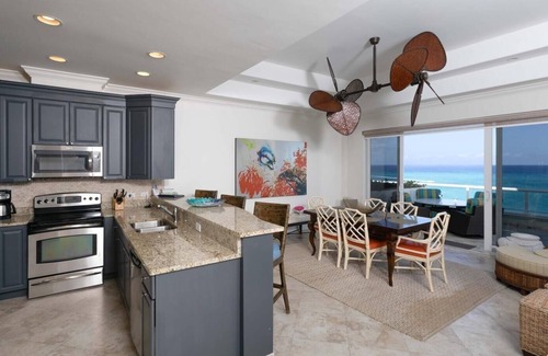 Seven Mile Beach Condo | South Bay Beach Club - Beachfront Penthouses