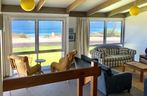 Carrickalinga House | South Beach House 1 - 12 Gold Coast Drive