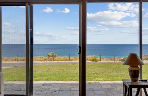 Carrickalinga House | South Beach House - 11 Gold Coast Drive