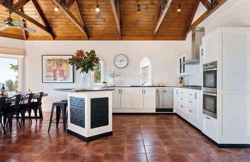 Mornington Peninsula House | South Beach Resort | Bay Views | Pool | Games