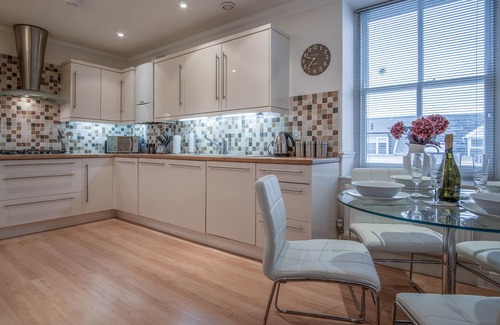 Tenby Apartment | South Beach View- 2 Bedroom - Tenby