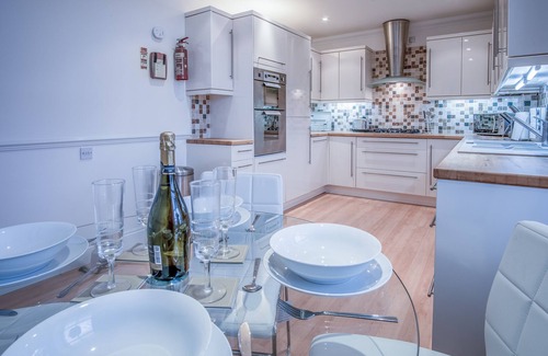 Tenby Apartment | South Beach View- 2 Bedroom - Tenby