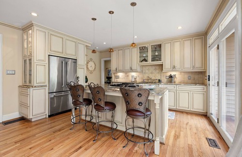 Collier Hills House | South Buckhead Cottage Near Everything, Bring Pets!