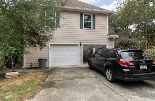 Beaufort House | South Carolina Comfort! Lake golf view. Very private and quiet.