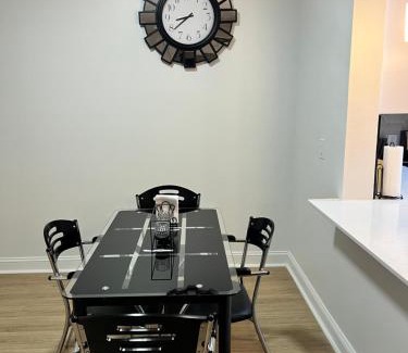 Brown Road Apartment | South Charlotte’s Cozy & Modern