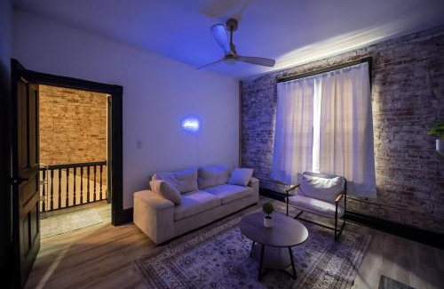 St. Louis Apartment | South City Apt - Wi-Fi and Parking