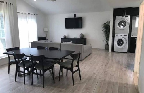 East Congress House | South Congress Barton springs 3/2 whole modern home
