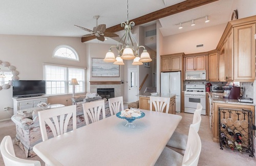 South End Condo | South End Gem, only a block and a half from the beach!