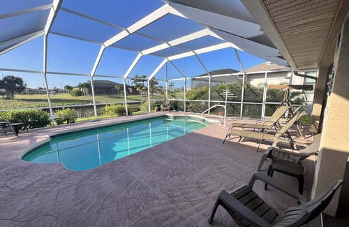 White Marsh Villa | South Facing on the water, Watch the beautiful sunrises & stunning sunsets!