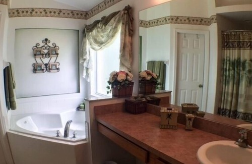 Haines City House | South Facing Pool Great For Families! 4 Bedroom Home by RedAwning