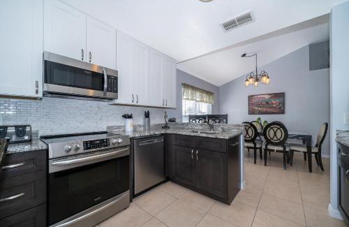 Seasons House | South Facing Pool with Stunning Lake View - Family Friendly Home - Nr Disney