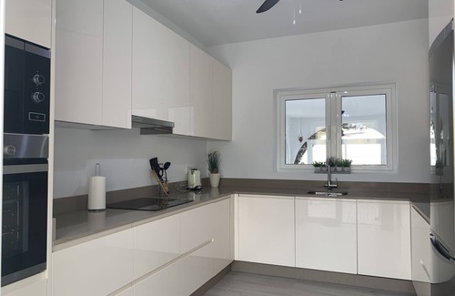 La Parata Villa | South facing villa central location and sea views