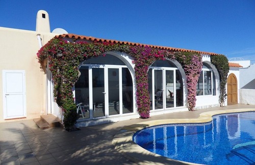 La Parata Villa | South facing villa central location and sea views