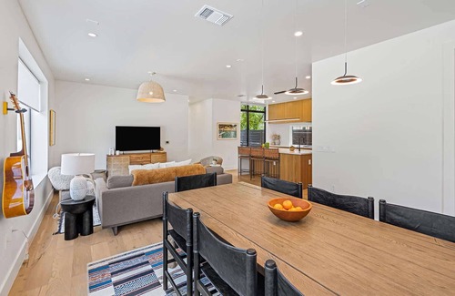 South Manchaca House | South First, Breweries, City Retreat | ATX Oasis