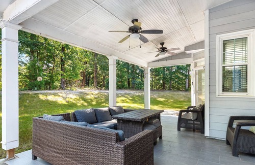 Cliftondale House | South Fulton Haven with Spacious & Clean Room with King bed