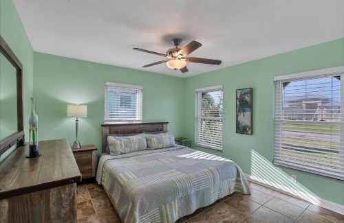 South Gulf Cove House | South Gulf Cove 2 Bedroom Canal Pool Home