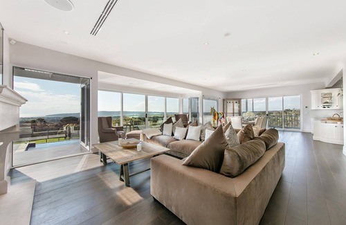 Red Hill House | South Hampton - The Residence