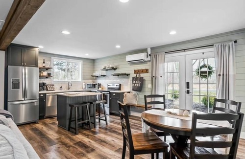 Glenn Haven Shores House | South Haven, Saugatuck, Glenn Shores Cottage, Private Lake Michigan Beach Access