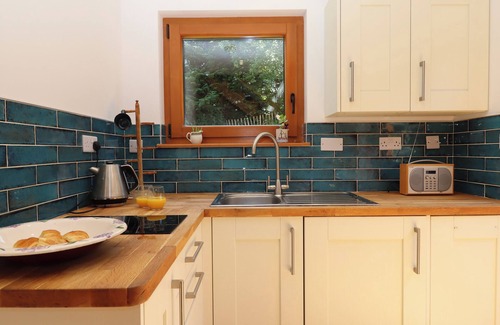 Moreleigh Cottage | SOUTH HOLM, pet friendly, with a garden in Moreleigh