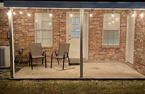 Lake Charles Apartment | South Lake Charles. Close to casinos, golf, dining and shopping and airport.