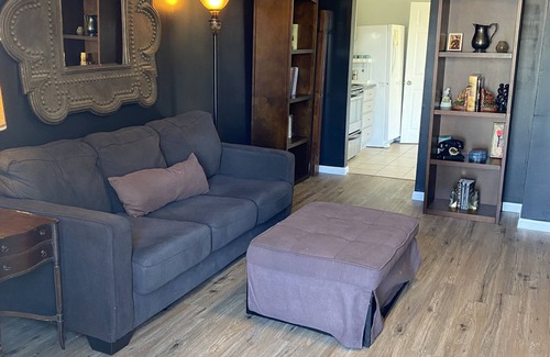 Lake Charles Cottage | South Lake Charles Guest Cottage - Country Setting, Rustic Ambience