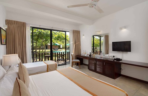 Kathaluwa Hotel | South Lake Resort Koggala