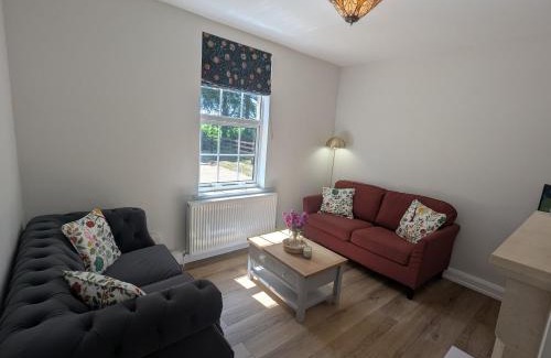 Inchbrook Apartment | South Lodge, Countryside views near Kingscote Barn