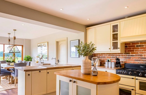Henley House | South Lodge Luxury Accommodation