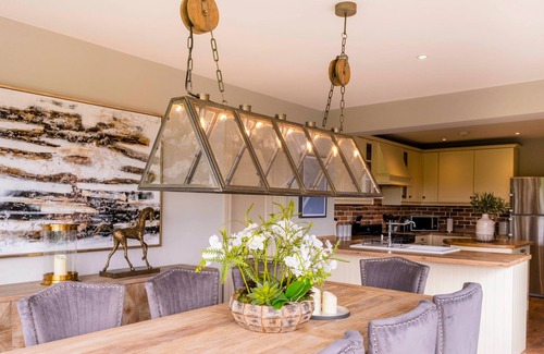 Henley House | South Lodge Luxury Accommodation