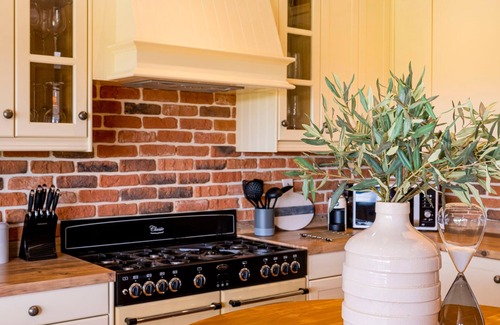 Henley House | South Lodge North Lodge Luxury Accommodation