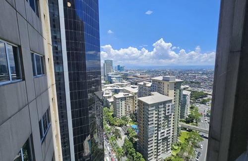 Bonifacio Global City Condo | South of Market