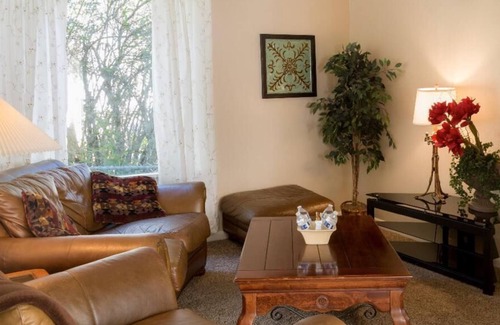 South Perry District House | South Perry District Flat