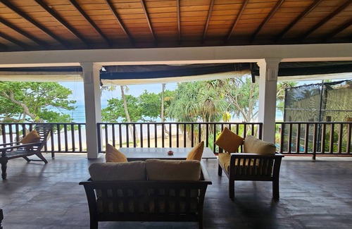 Kathaluwa Villa | South Point Abbey Whole Villa 4 Bedroom (Sleeps 9)
