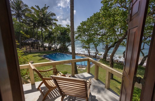 Kathaluwa Villa | South Point Abbey Whole Villa 4 Bedroom (Sleeps 9)