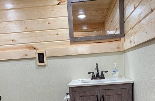 Platter Cabin | South Poolside Cabin