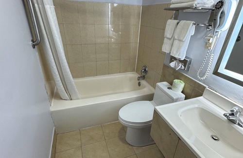 North Ridgeville Hotel | South Ridge Inn