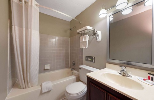 North Ridgeville Hotel | South Ridge Inn