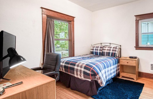 Sandpoint House | South Sandpoint Charmer
