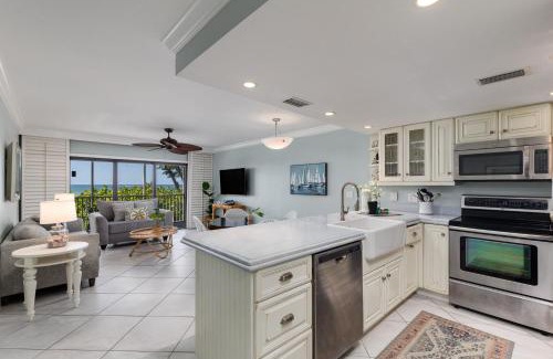 Captiva House | South Seas Beach Villa 2011 - Stunning Beachfront Residence in South Seas