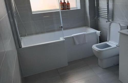 South Shields House | South Shield's Hidden Gem Amethyst 3 Bedroom House Sleeps 6 Guests