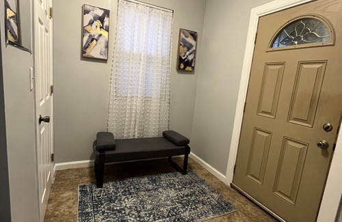 South Shore House | South Shore Home Near Lake for long-term stays, corporate travelers, and nurses