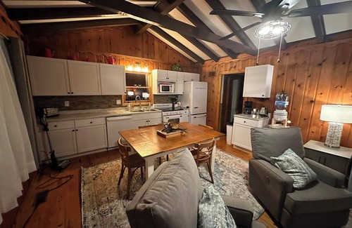 Twin Lake Cabin | South Shore Resort - The Sparrow