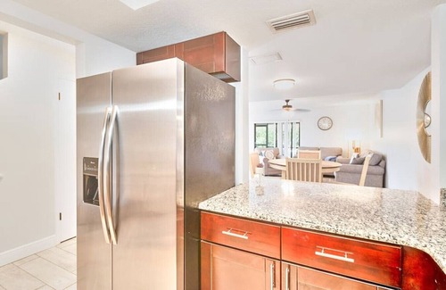Bayshore Gardens House | South Tampa Retreat: Fenced Yard, Top Location!