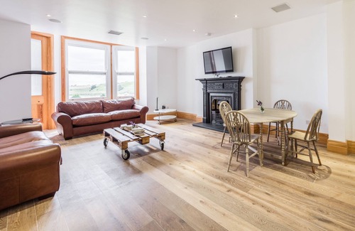 Alnmouth Apartment | South View House