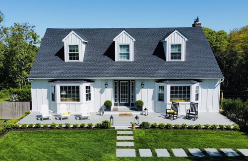 Tuckahoe House | Southampton Hilltop Oasis
