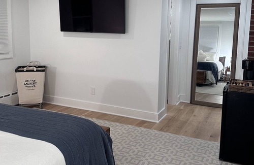 Southampton Apartment | Southampton Village Ensuite